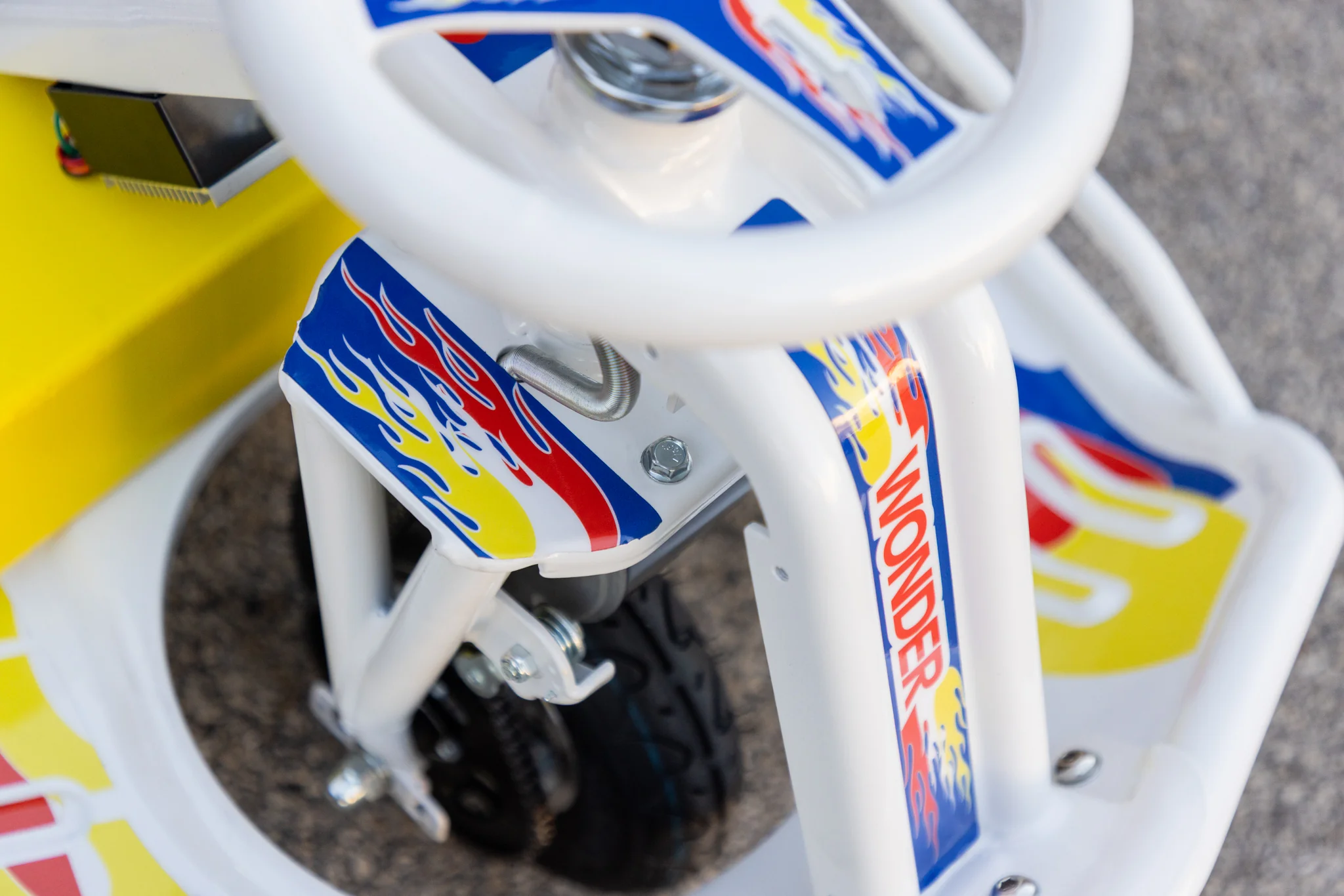 'Ricky Bobby Jr.' Stage 1 Taxi Garage Crazy Cart INVENTORY - Image 2