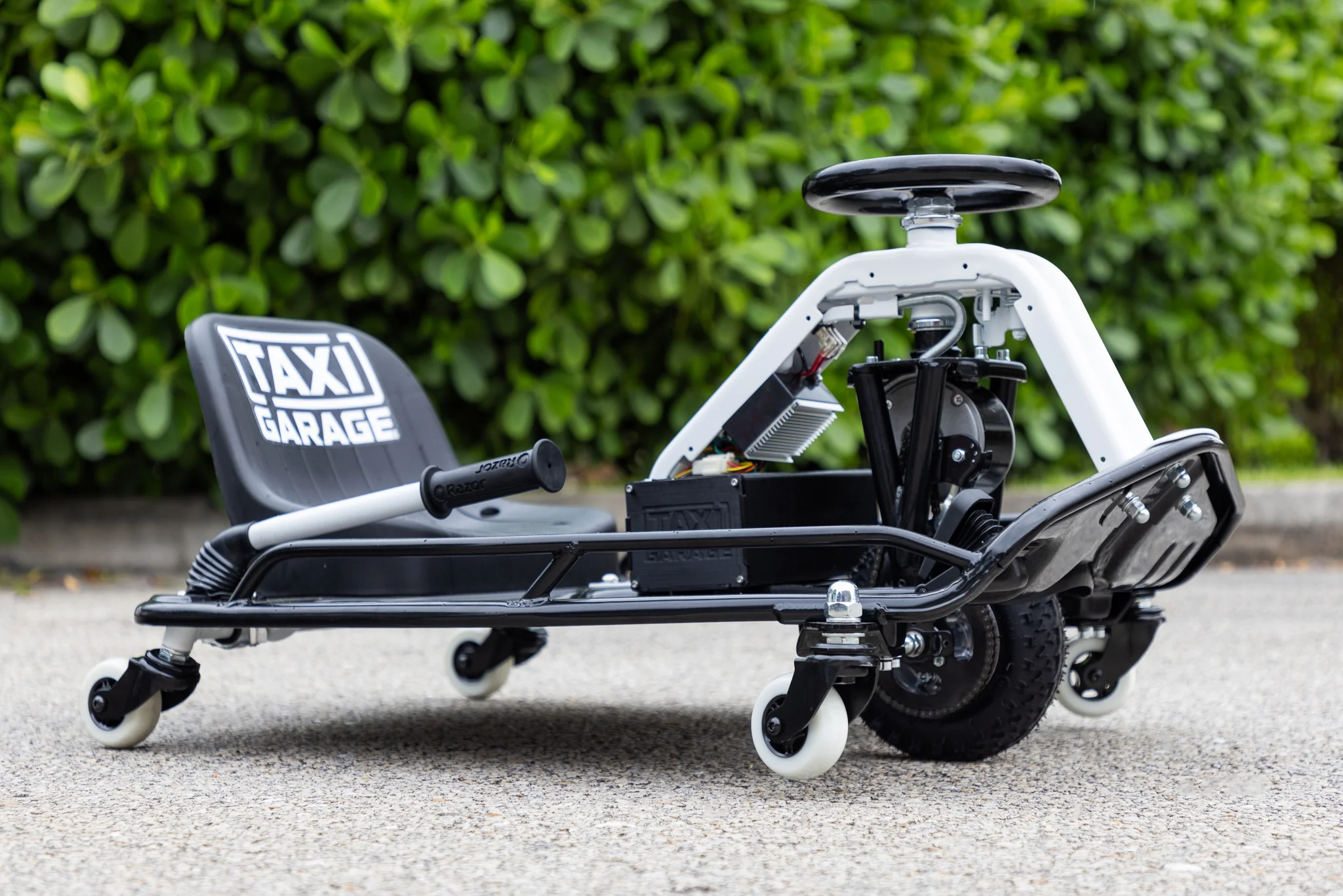 Stage 1 PAIR of TWO Taxi Garage Crazy Carts INVENTORY - Image 4