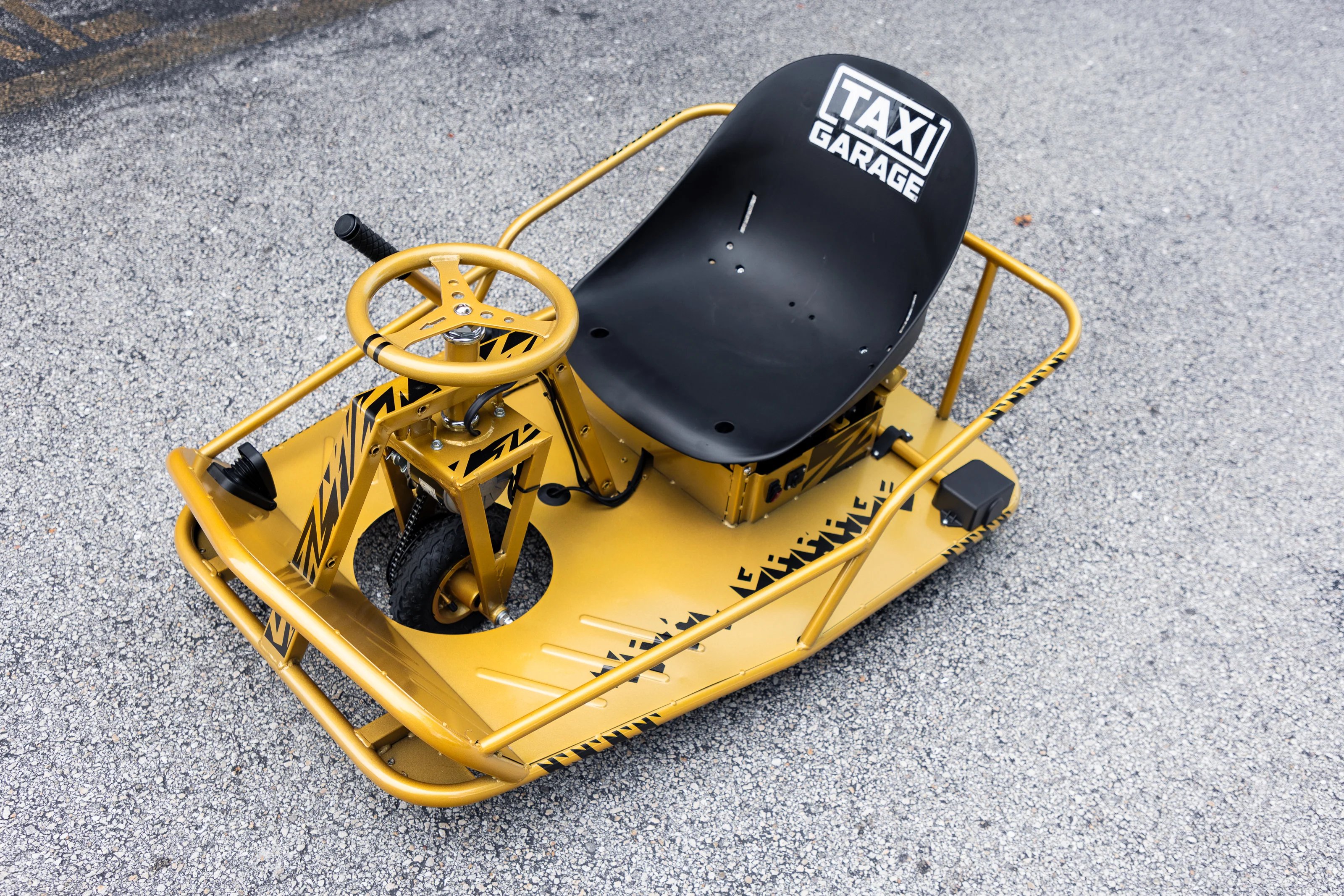 Stage 3 XL Golden Glitter Taxi Garage Crazy Cart INVENTORY - Image 7