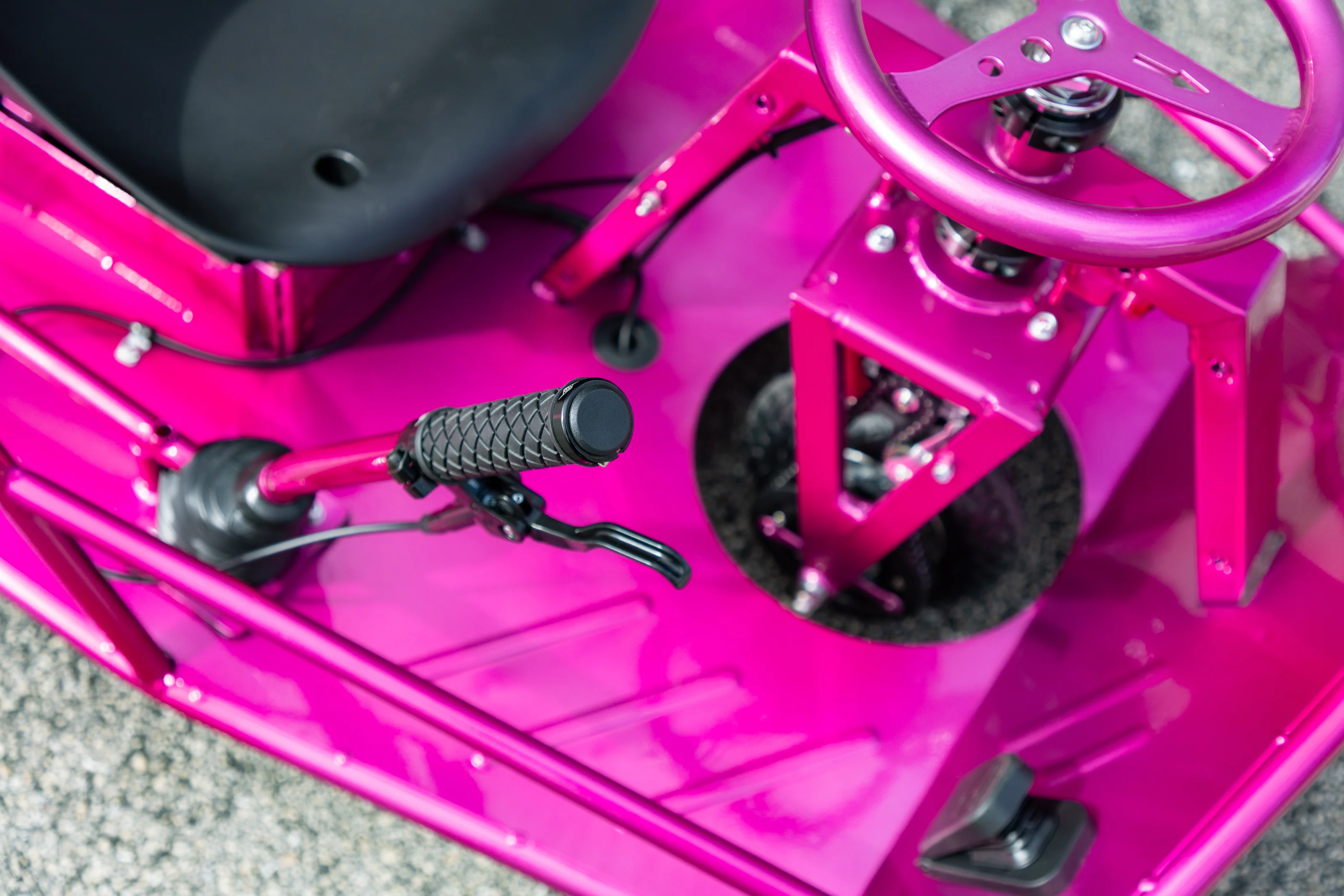 Stage 4 XL w/Brakes Illusion Pink Taxi Garage Crazy Cart INVENTORY - Image 2