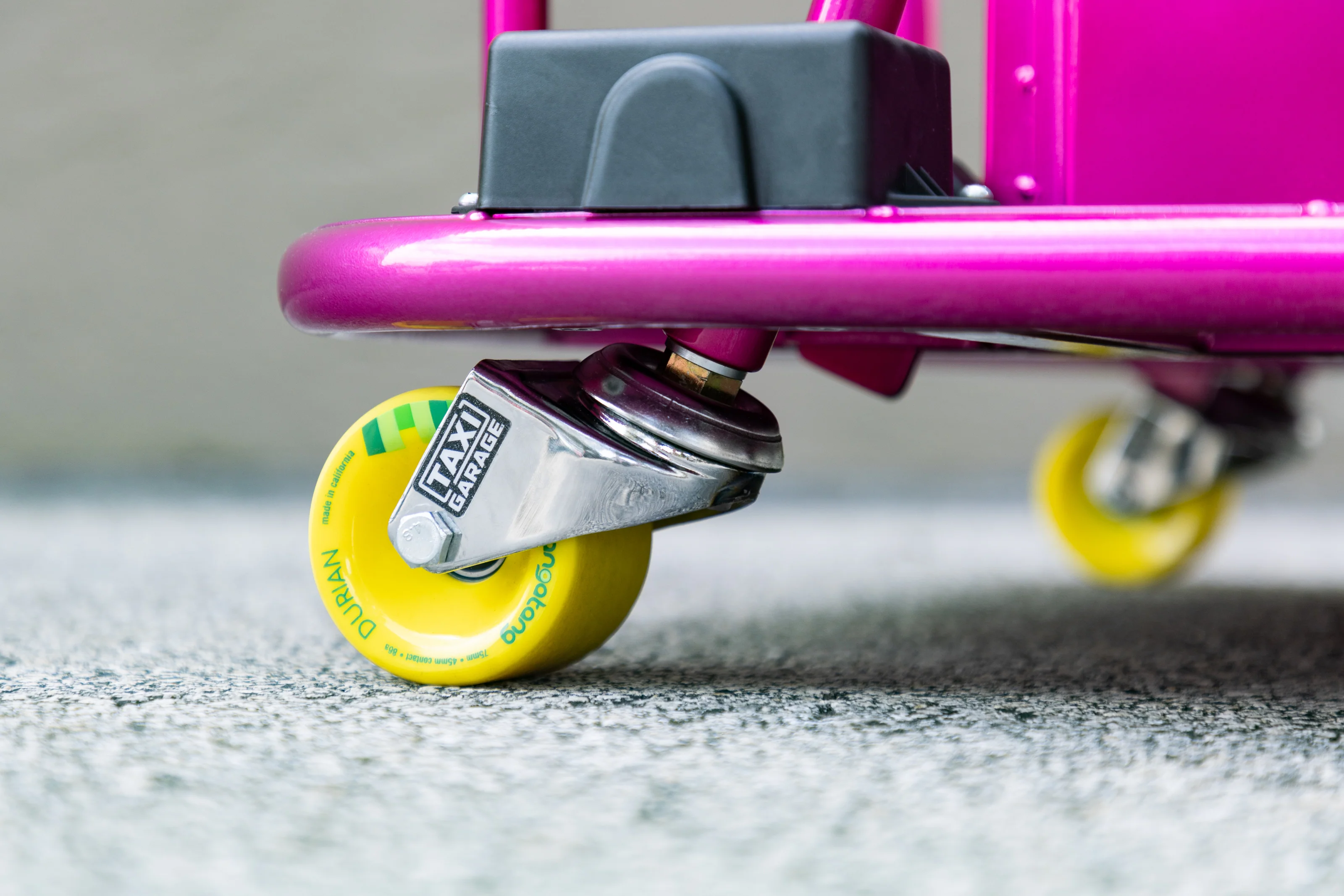 Stage 4 XL w/Brakes Illusion Pink Taxi Garage Crazy Cart INVENTORY - Image 8