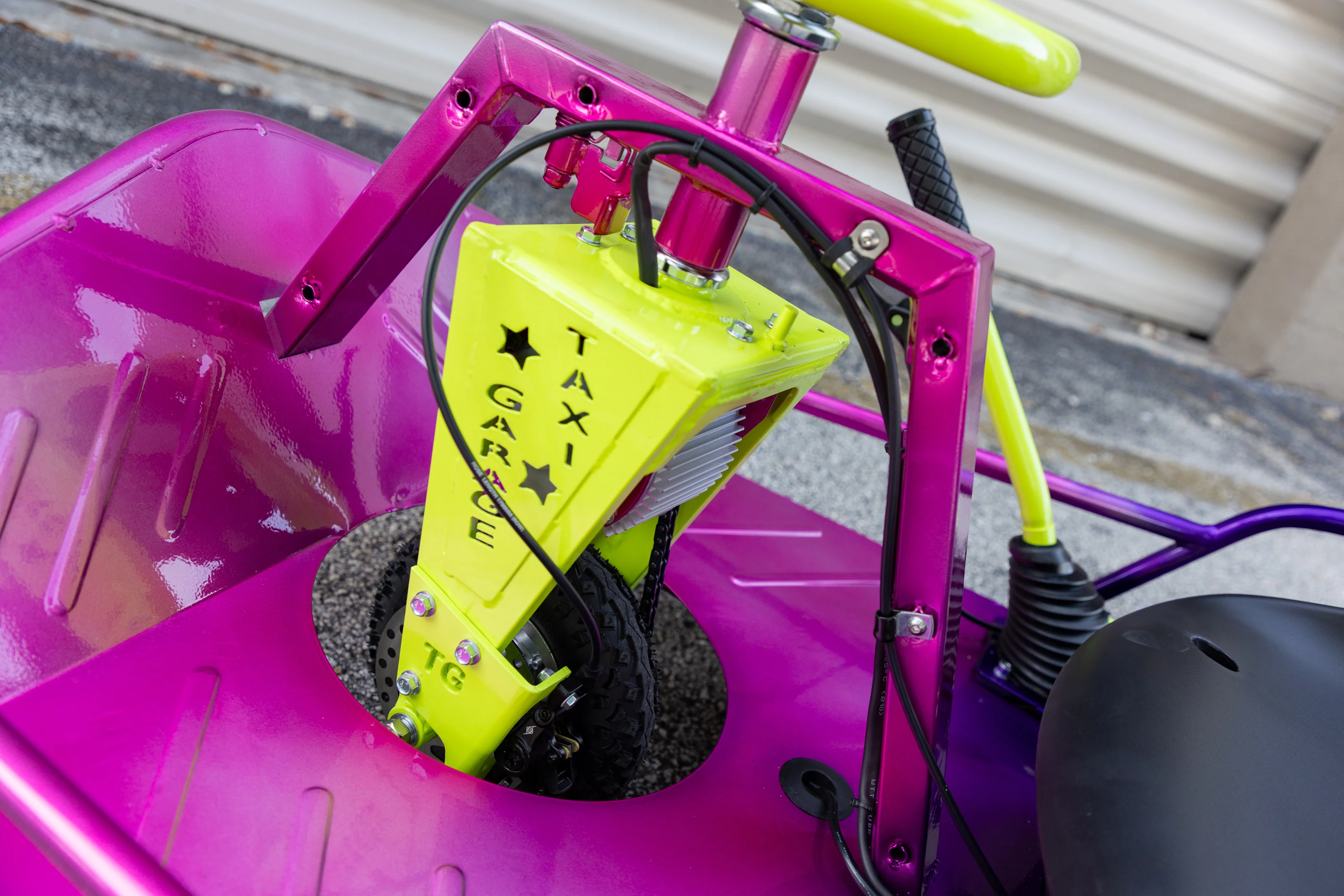 Stage 4 XL w/Brakes Naoki Fade Taxi Garage Crazy Cart INVENTORY - Image 4