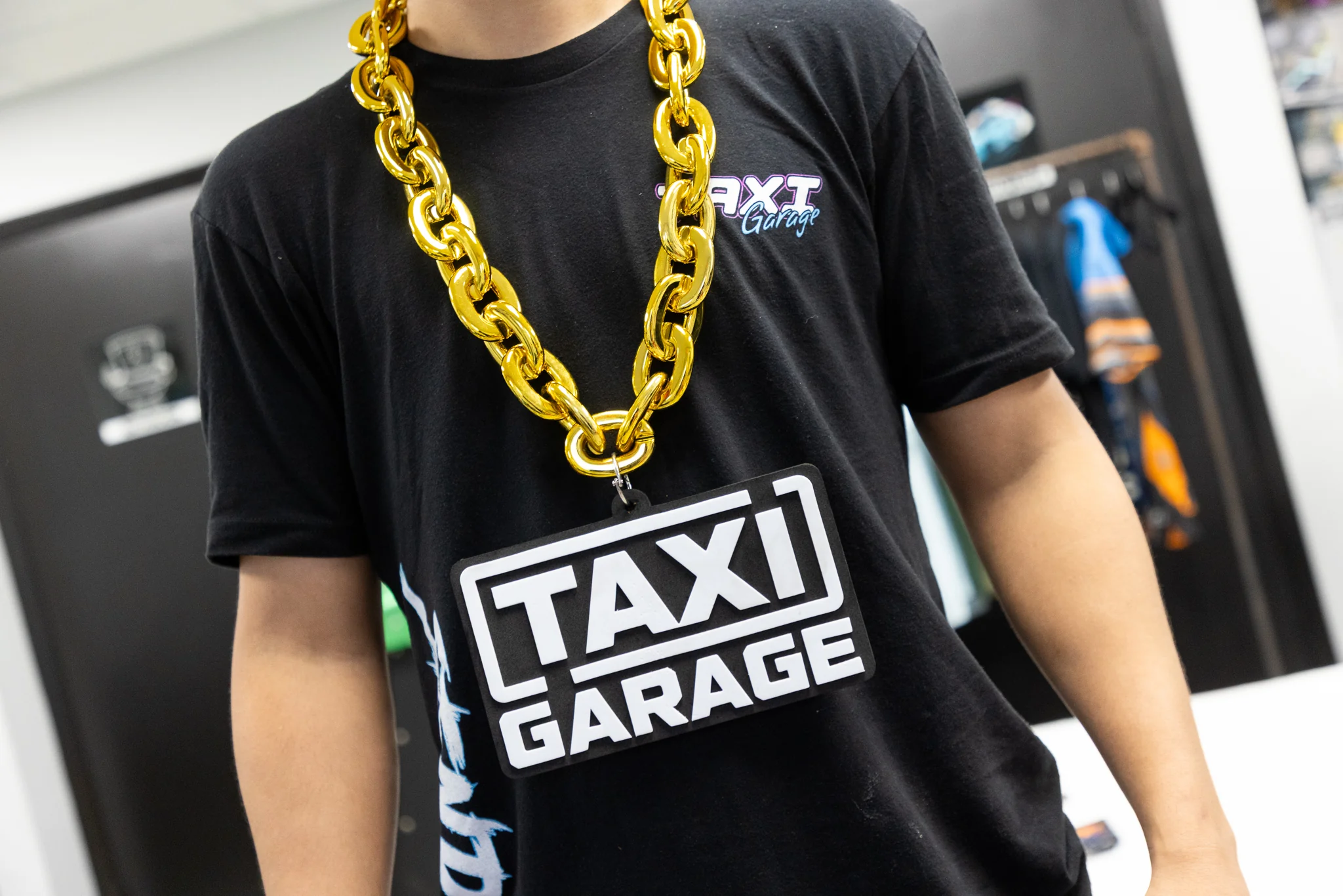 Taxi Garage GOLD chain - Image 3