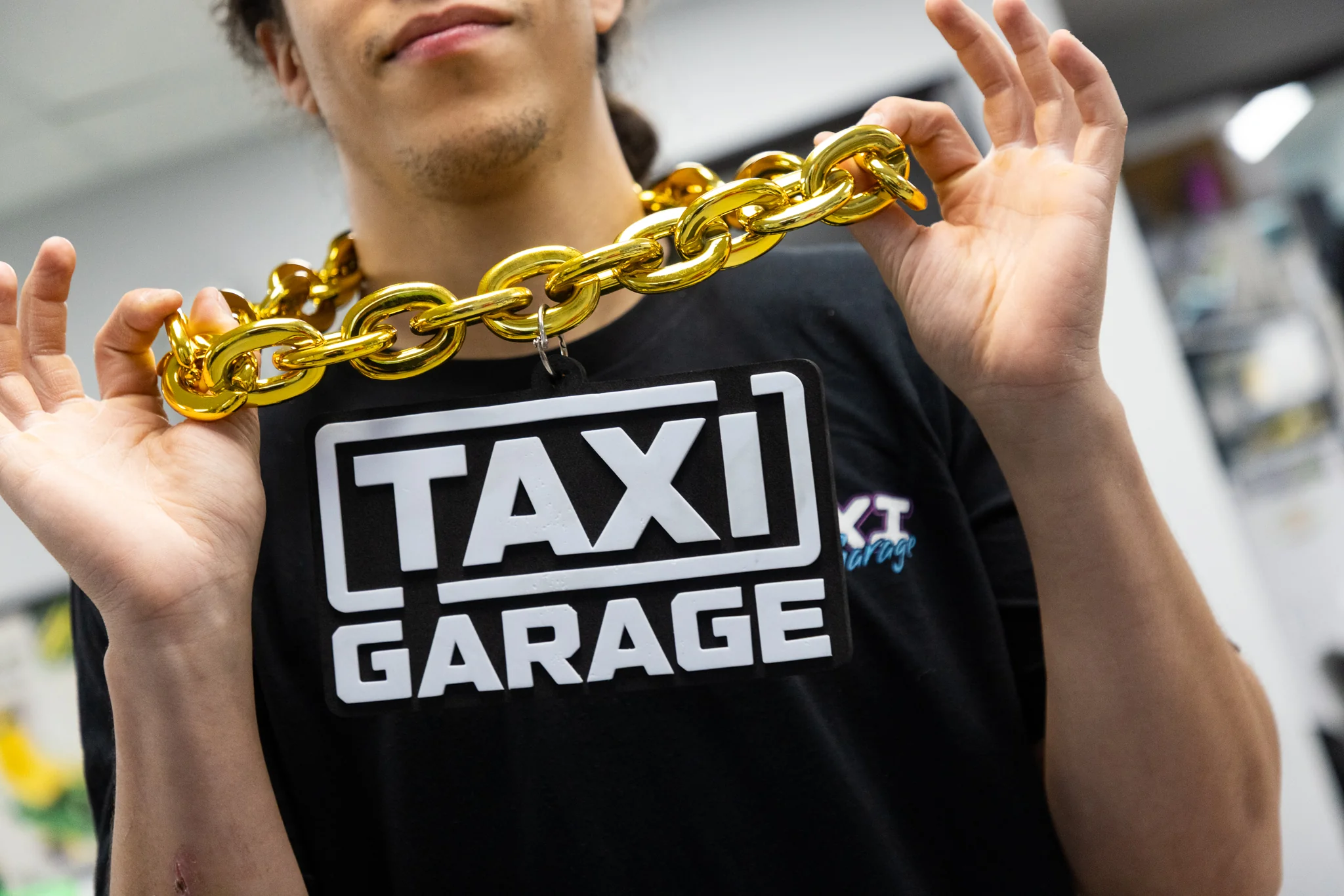 Taxi Garage GOLD chain - Image 5